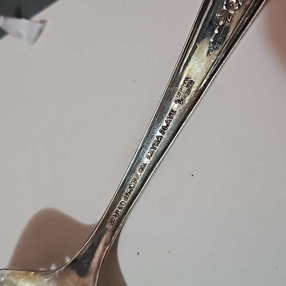 Wm Rogers Mfg Co Magnolia/Inspiration Silverplate Flatware Pie Server and spoon - Picture 6 of 12